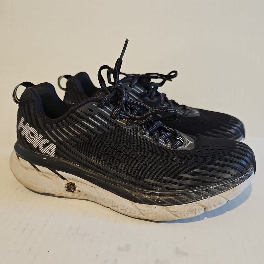 Hoka One One Women’s Clifton 5 1093756 Black/Wht Running Shoes Sneakers Size 8